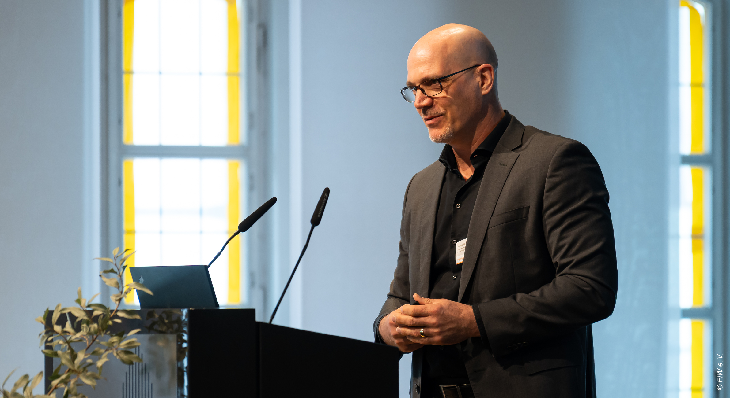 Dr.-Ing. Christian Adam (BAM) presented the results of the R-Rhenania project. © FiW e. V.