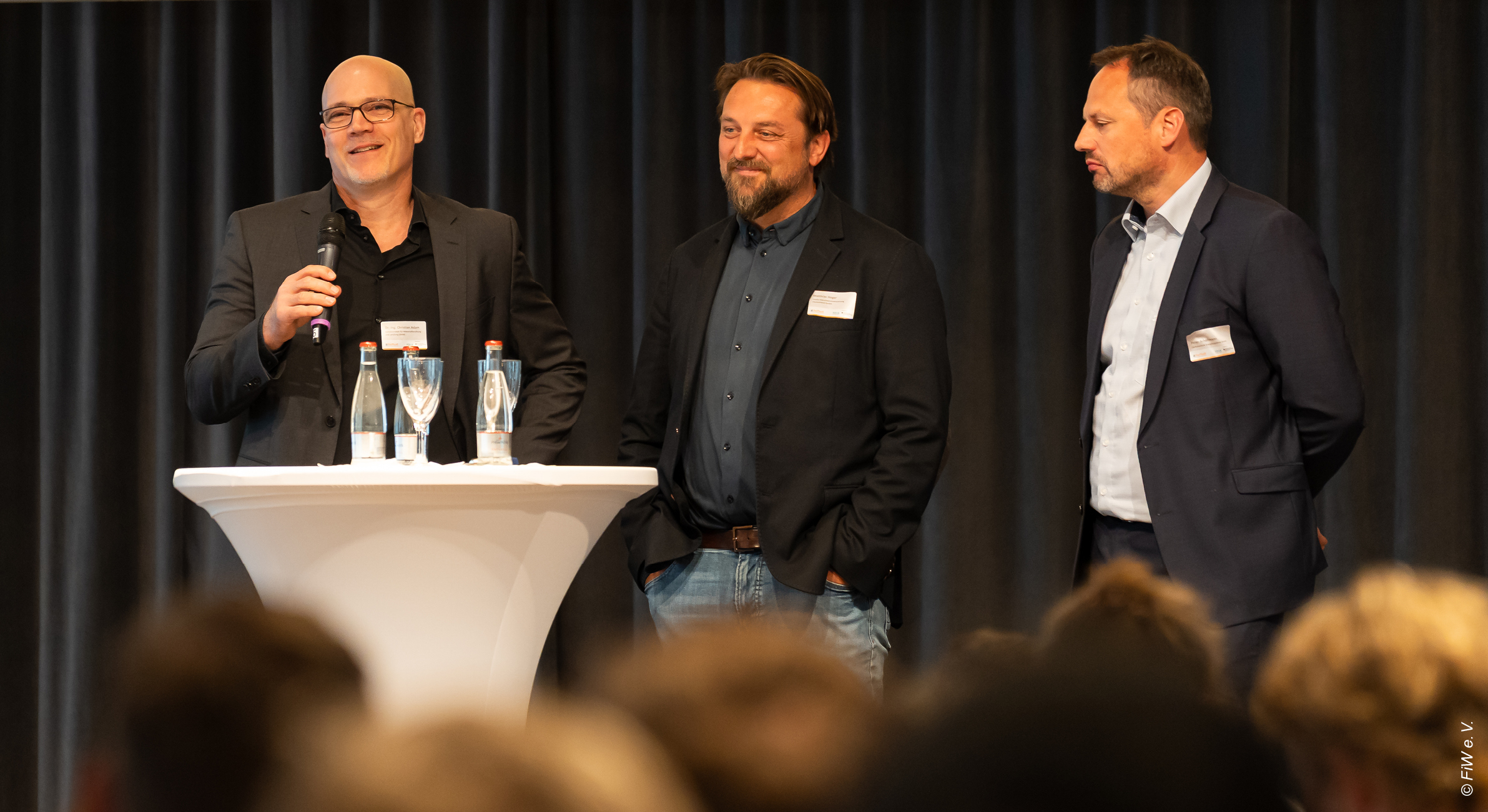 Discussion following the presentations by DreiSATS and R-Rhenania. © FiW e. V.