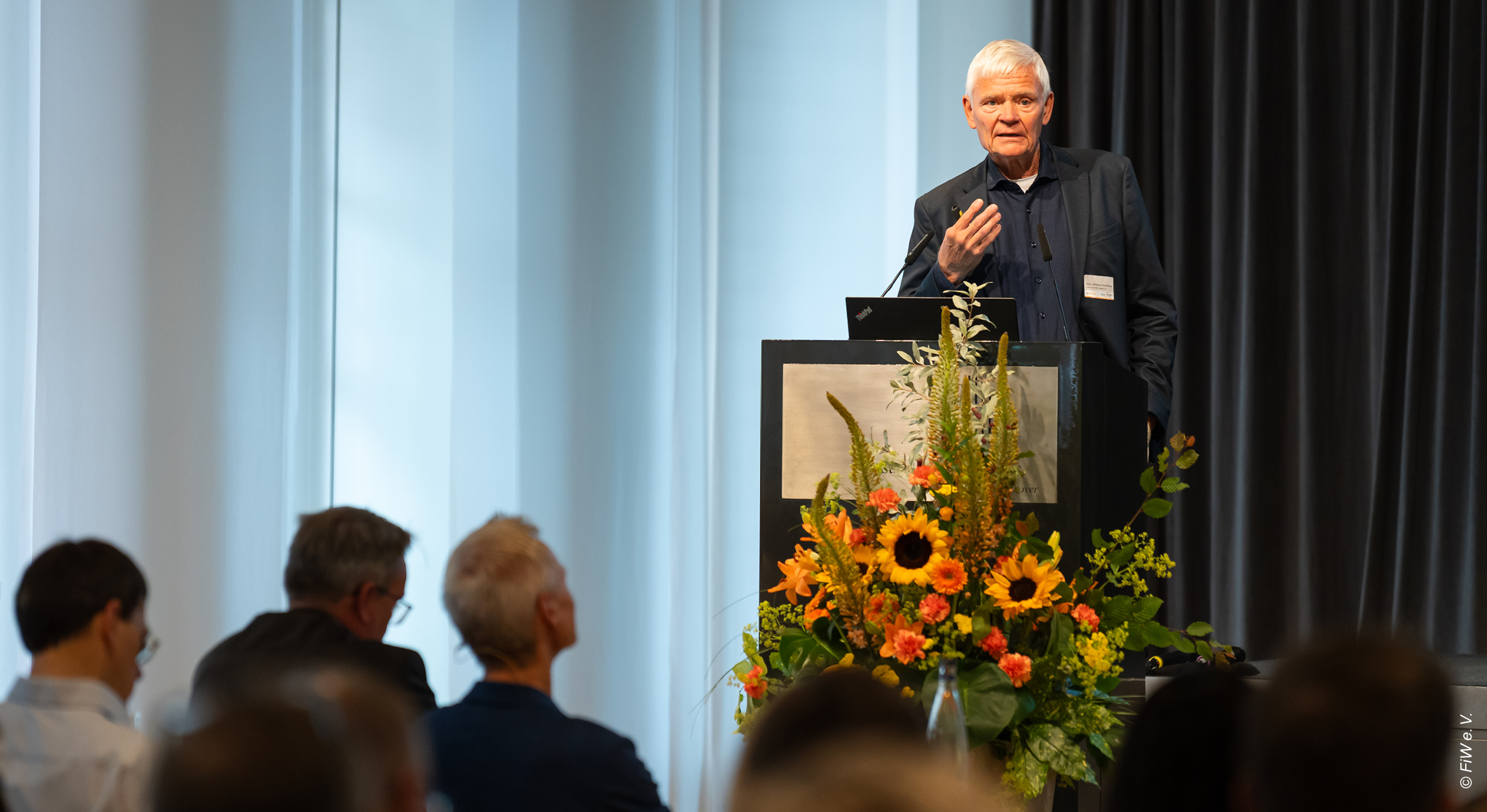 Prof. Dr.-Ing. Johannes Pinnekamp (FiW e. V.) presenting RePhoR © FiW e. V.